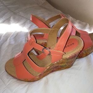 🌷Sonoma Orange Wedges Size 8